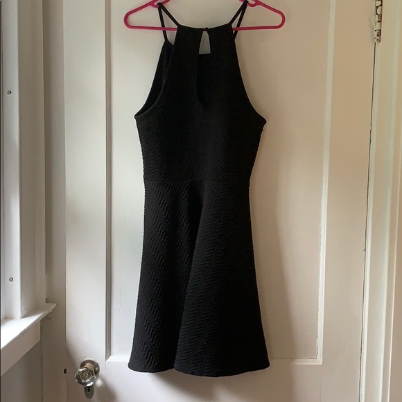 Black A-line short dress - Picture 2 of 3